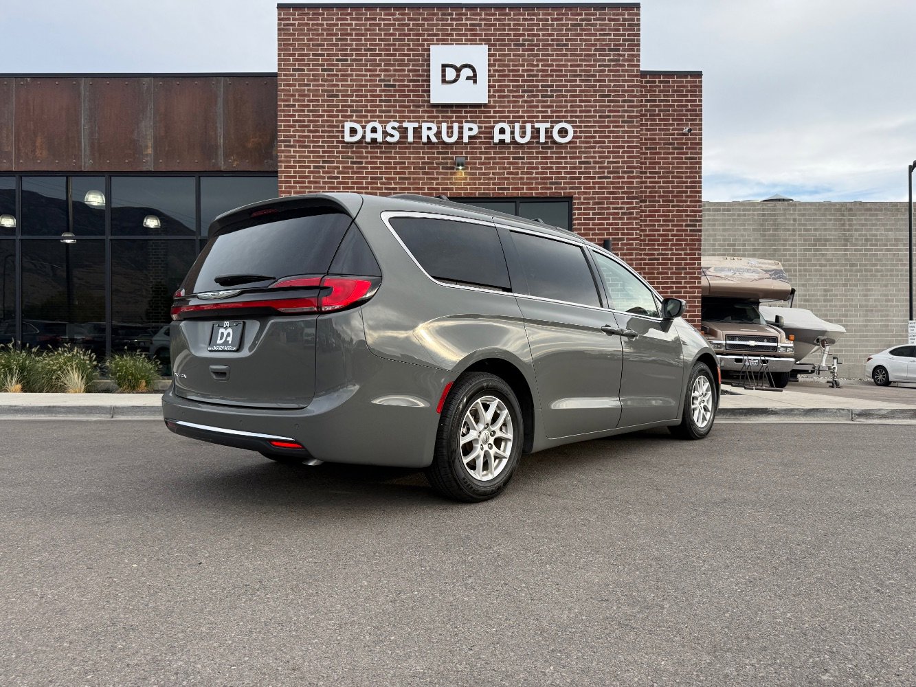 Used 2022 Chrysler Pacifica Touring-L image 23