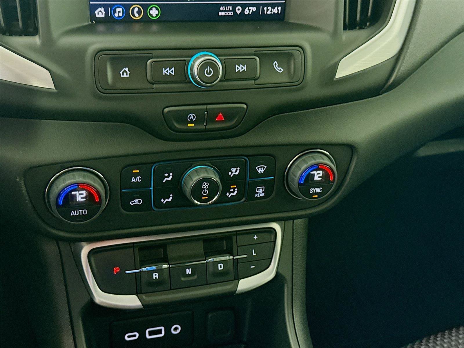 Used 2023 GMC Terrain SLE w/ Driver Convenience Package FWD image 9