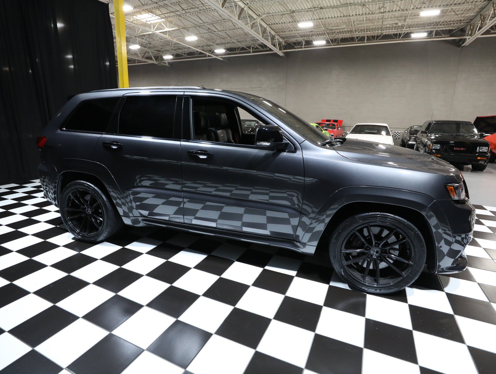 Used 2019 Jeep Grand Cherokee SRT AWD/4WD image 18