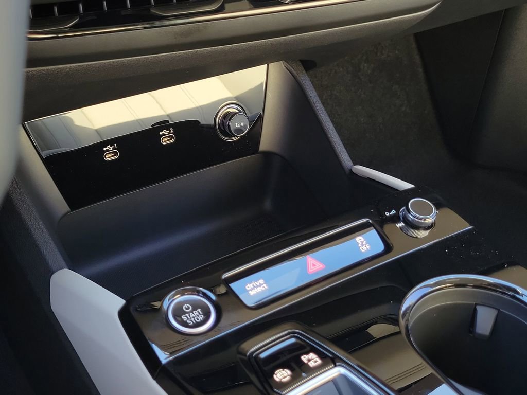 New 2025 Audi Q6 e-tron Premium image 14