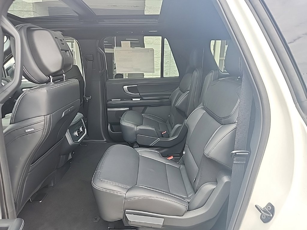 New 2026 Ford Expedition Max Platinum w/ Stealth Appearance Package AWD/4WD image 25