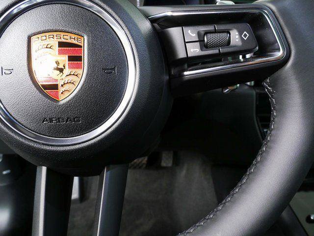 Certified 2026 Porsche Macan AWD/4WD image 11