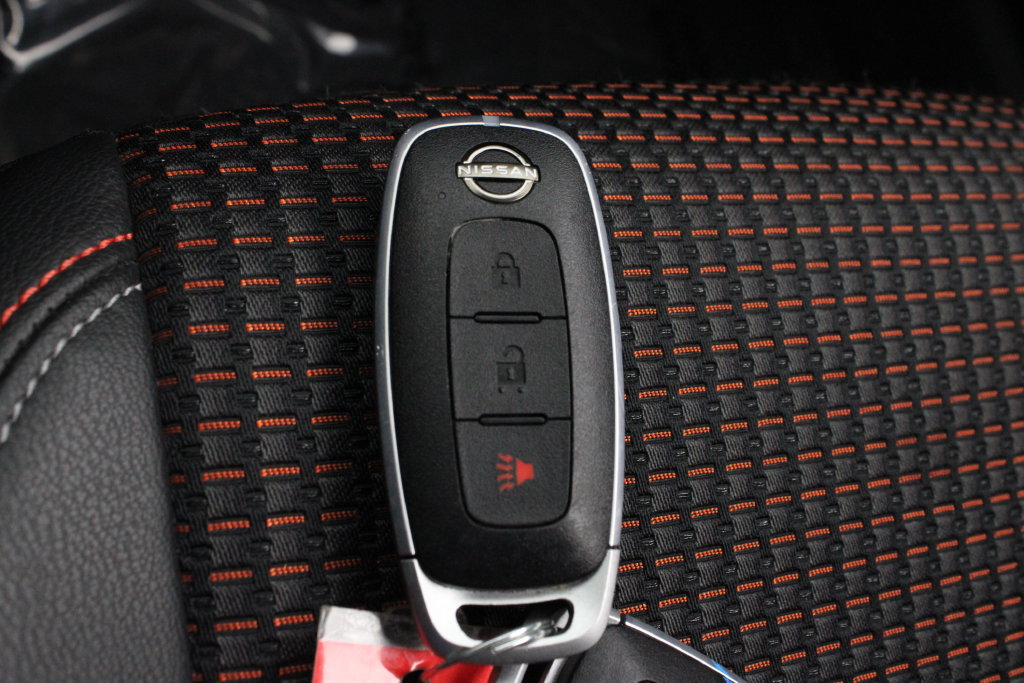 Certified 2025 Nissan Kicks SR FWD image 30