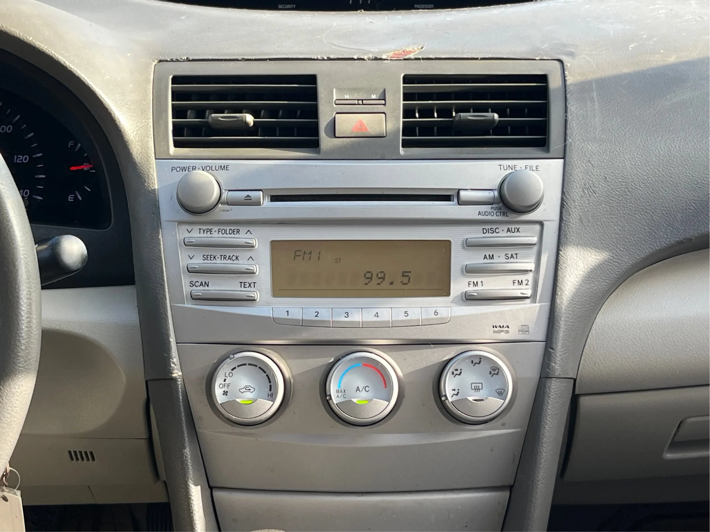 Used 2011 Toyota Camry LE w/ LE Extra-Value Pkg FWD image 14