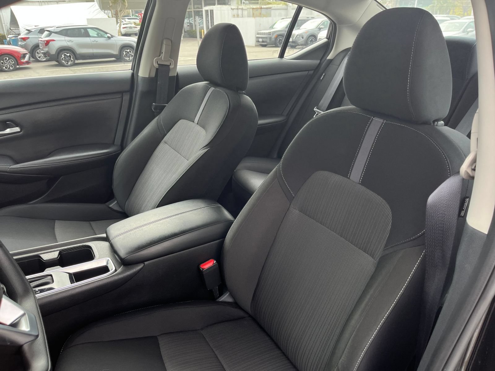 Used 2025 Nissan Sentra SV FWD image 36