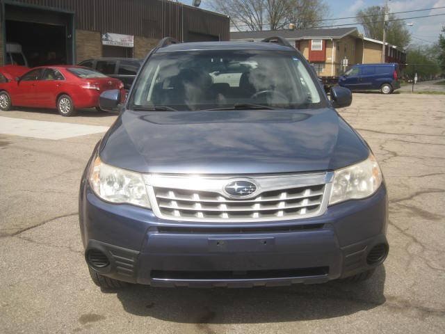 Used 2012 Subaru Forester 2.5X Premium w/ All-Weather Pkg AWD/4WD image 2
