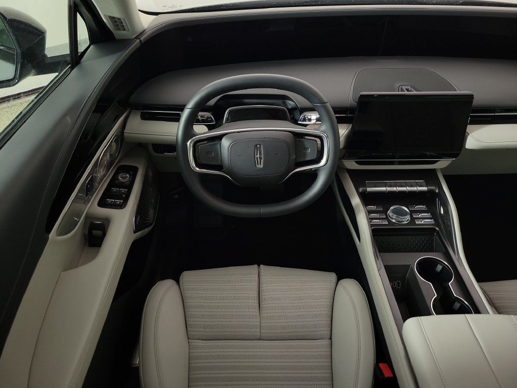 New 2026 Lincoln Nautilus Reserve AWD/4WD image 9
