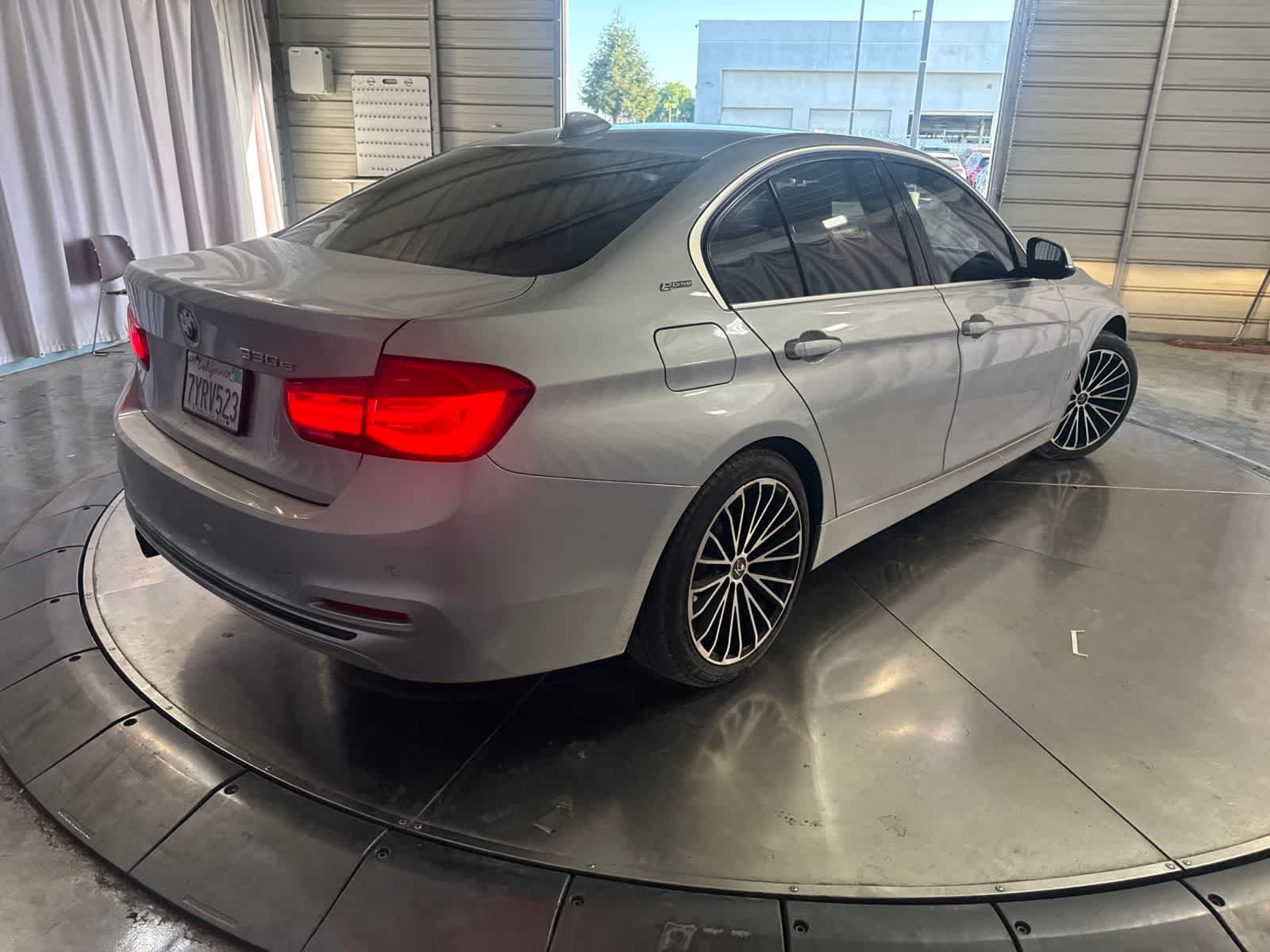 Used 2017 BMW 330e RWD image 5