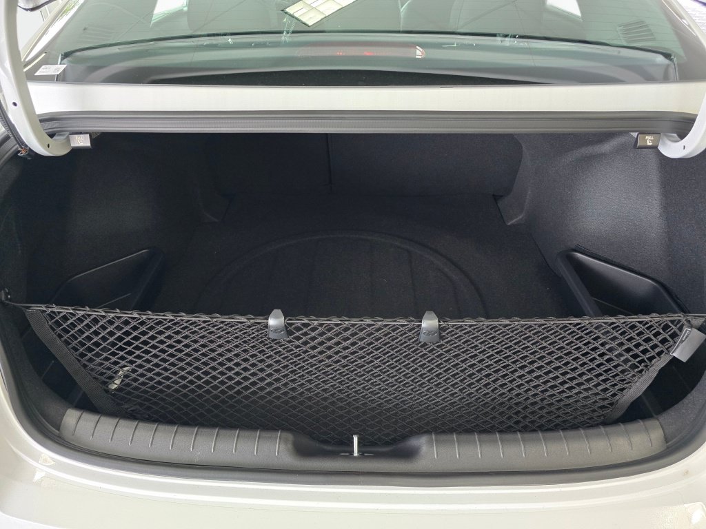 New 2026 Hyundai Elantra Limited FWD image 15