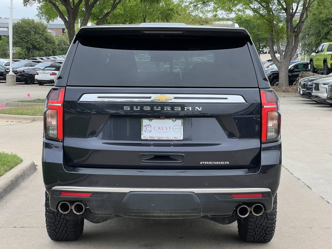 Used 2023 Chevrolet Suburban Premier image 5