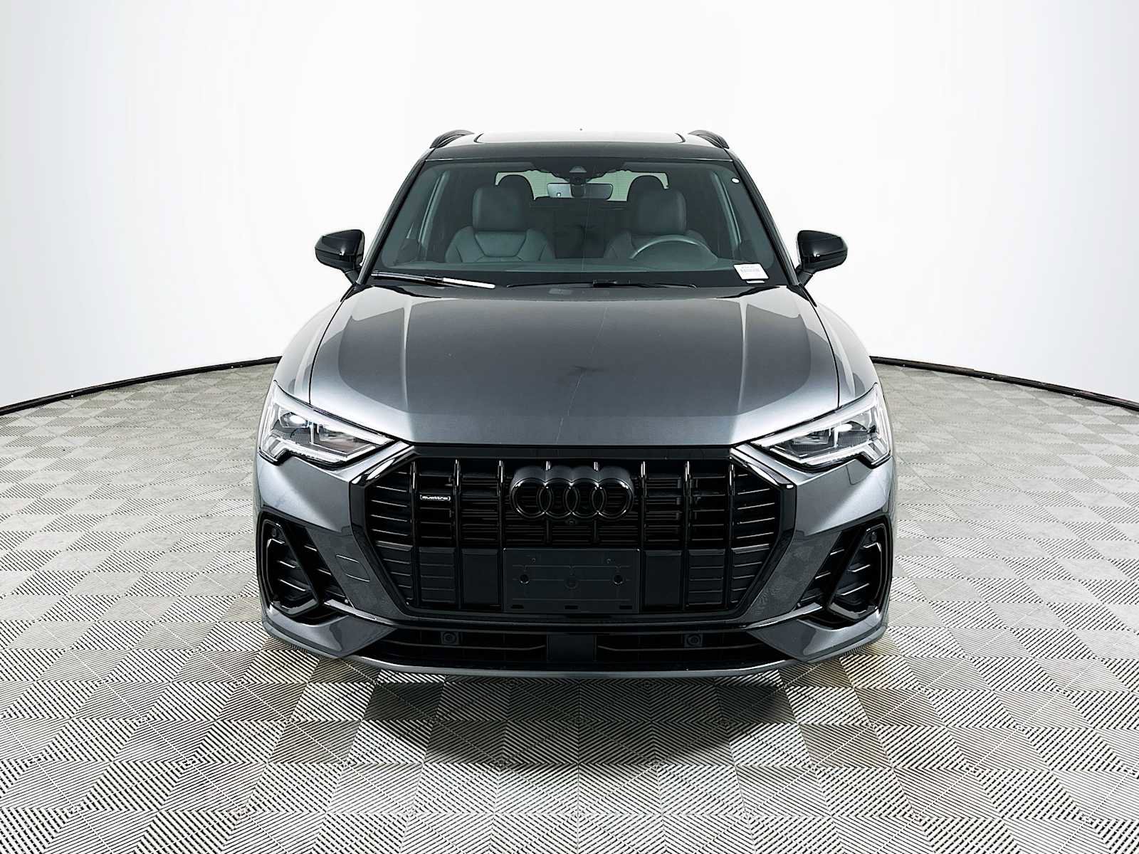 Certified 2025 Audi Q3 2.0T Premium Plus w/ Premium Plus Package AWD/4WD image 2