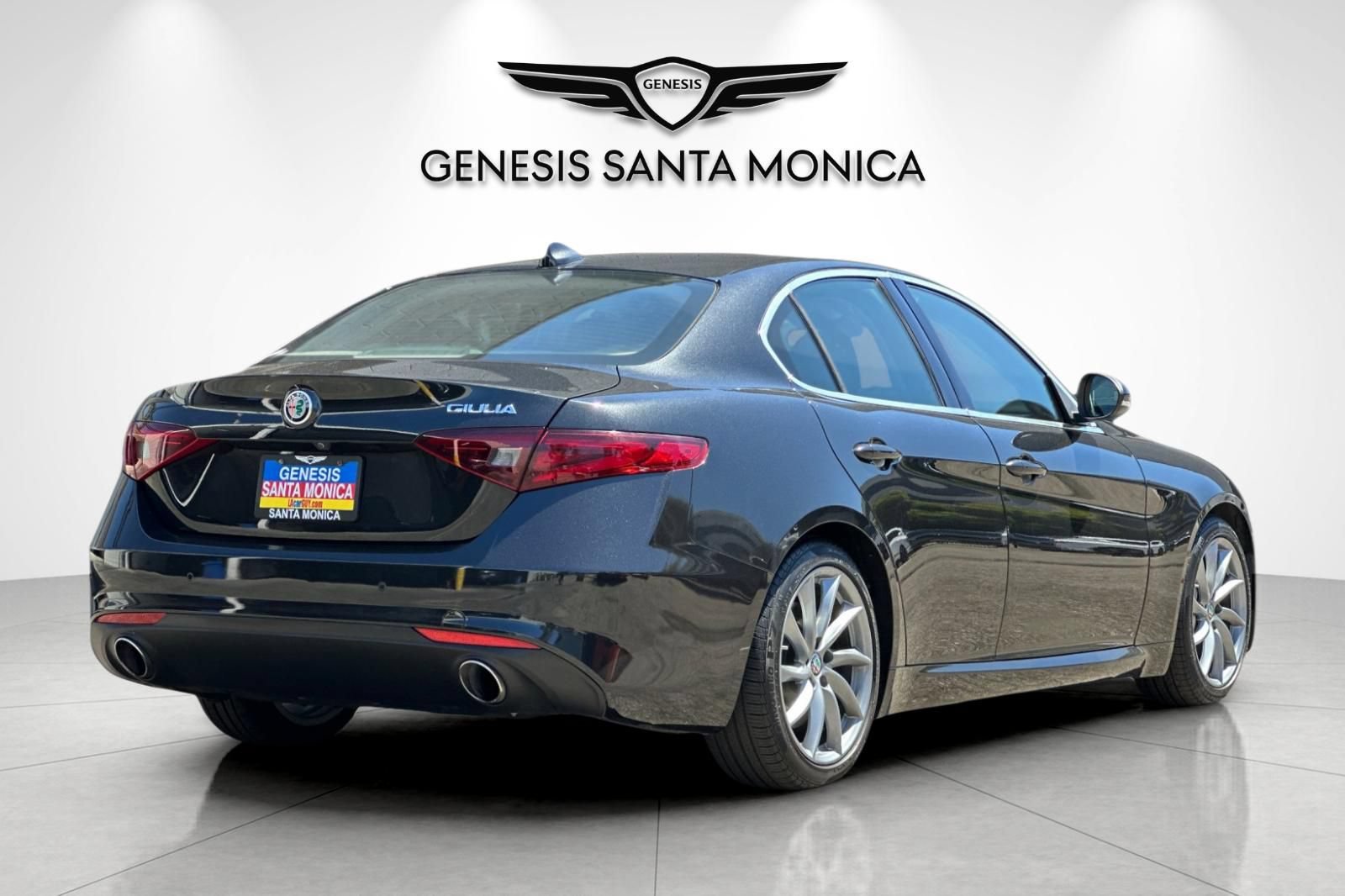 Used 2017 Alfa Romeo Giulia RWD image 4