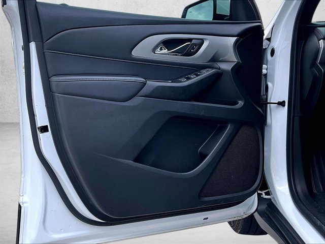 Used 2022 Chevrolet Traverse LT FWD image 18