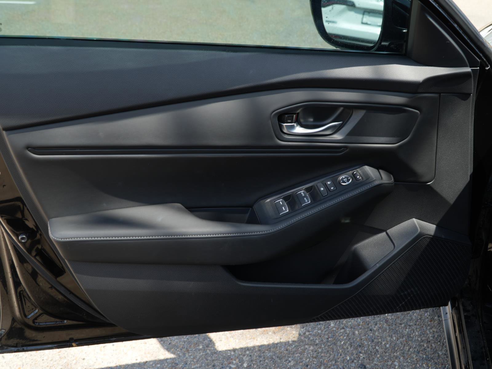 Used 2025 Honda Accord Sport image 13