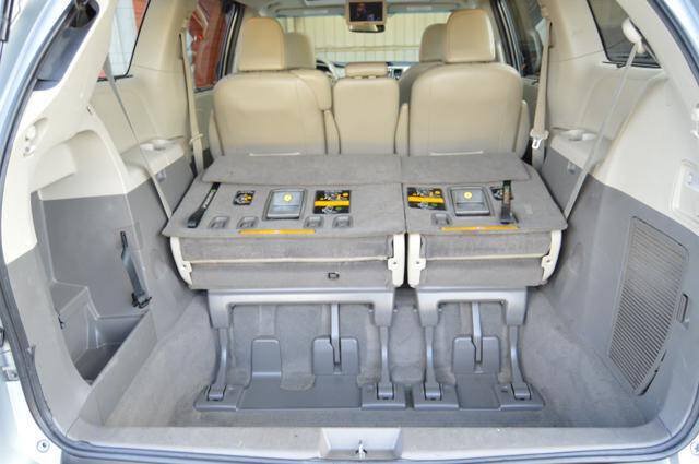 Used 2011 Toyota Sienna XLE w/ XLE Navigation Pkg FWD image 40