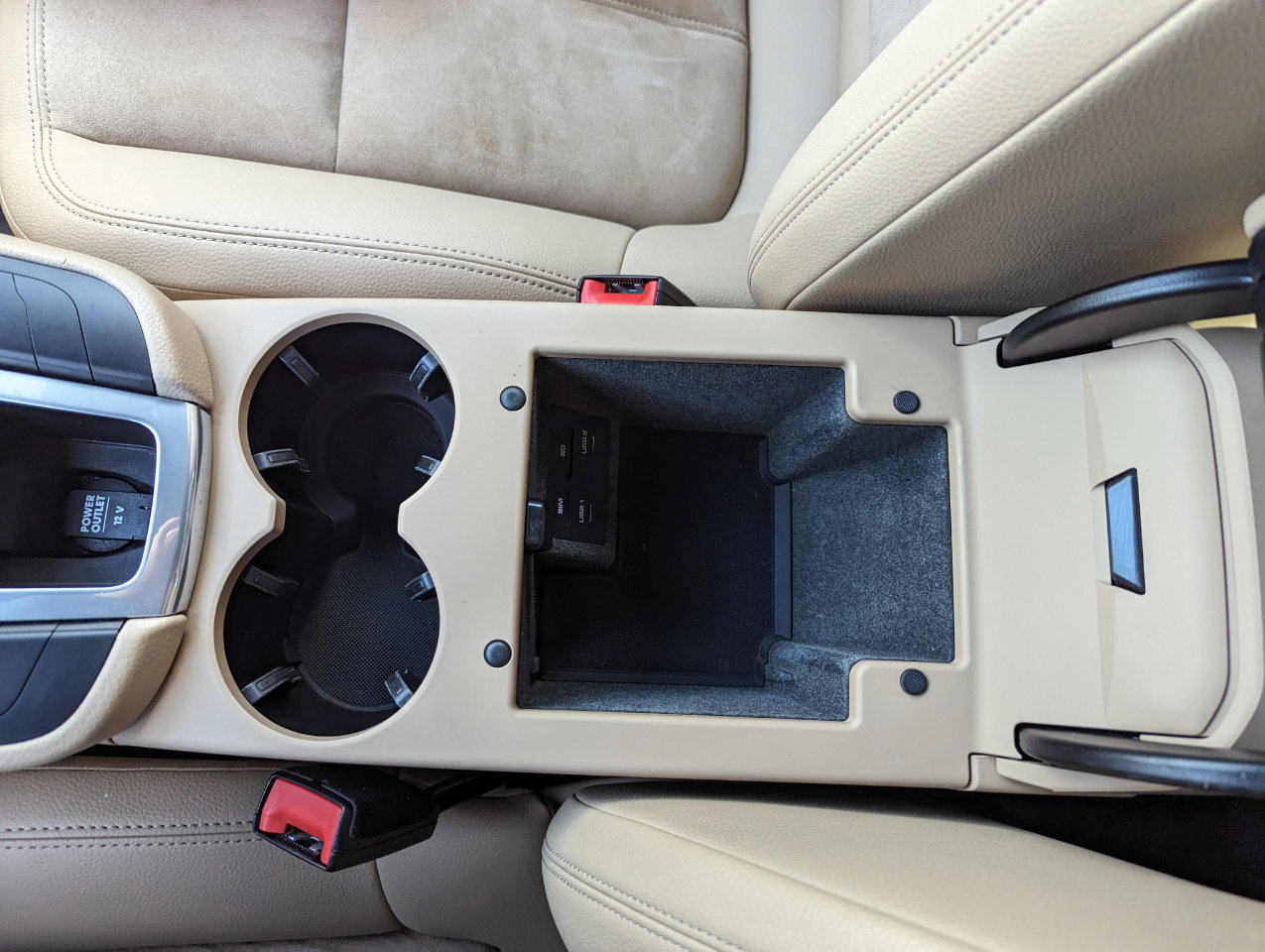 Used 2020 Porsche Macan AWD image 28