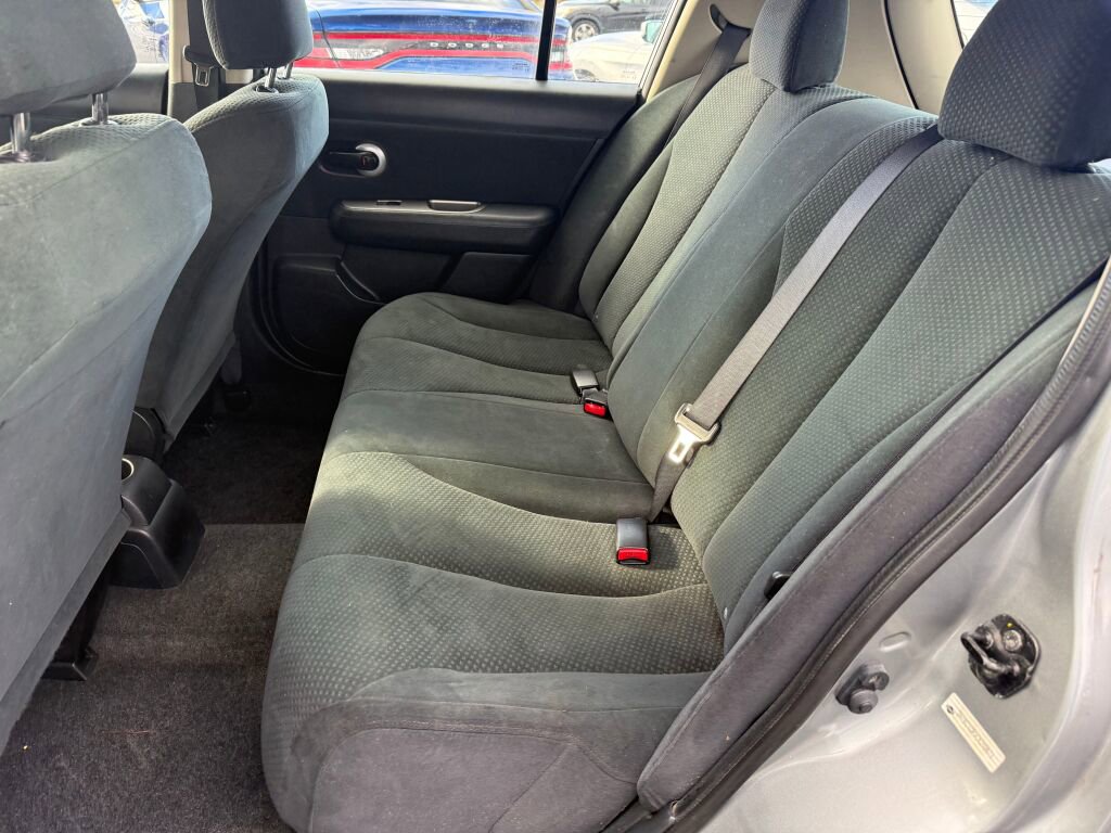 Used 2012 Nissan Versa 1.8 S image 9