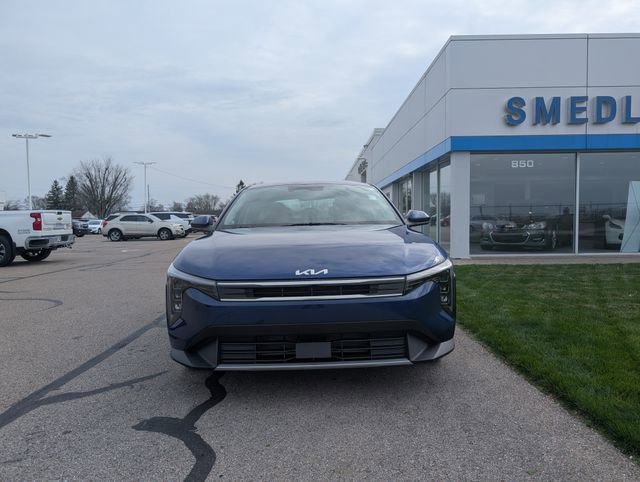 Used 2025 Kia K4 EX image 2