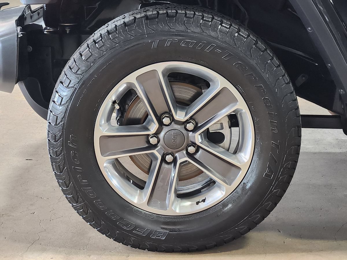 Used 2020 Jeep Wrangler Unlimited Sahara AWD/4WD image 26