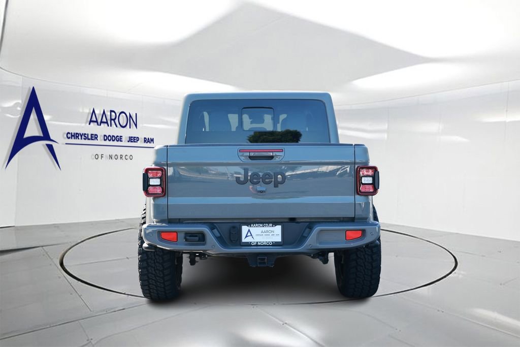 Used 2022 Jeep Gladiator Overland AWD/4WD image 3
