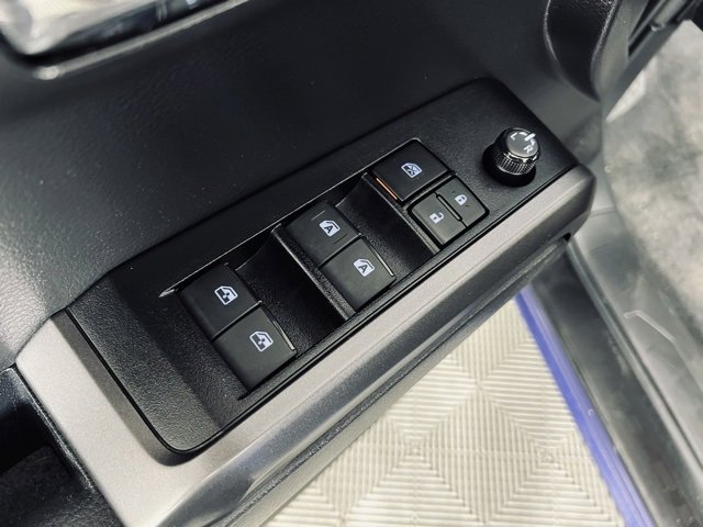 Used 2023 Toyota Tacoma TRD Sport w/ Technology Package image 17