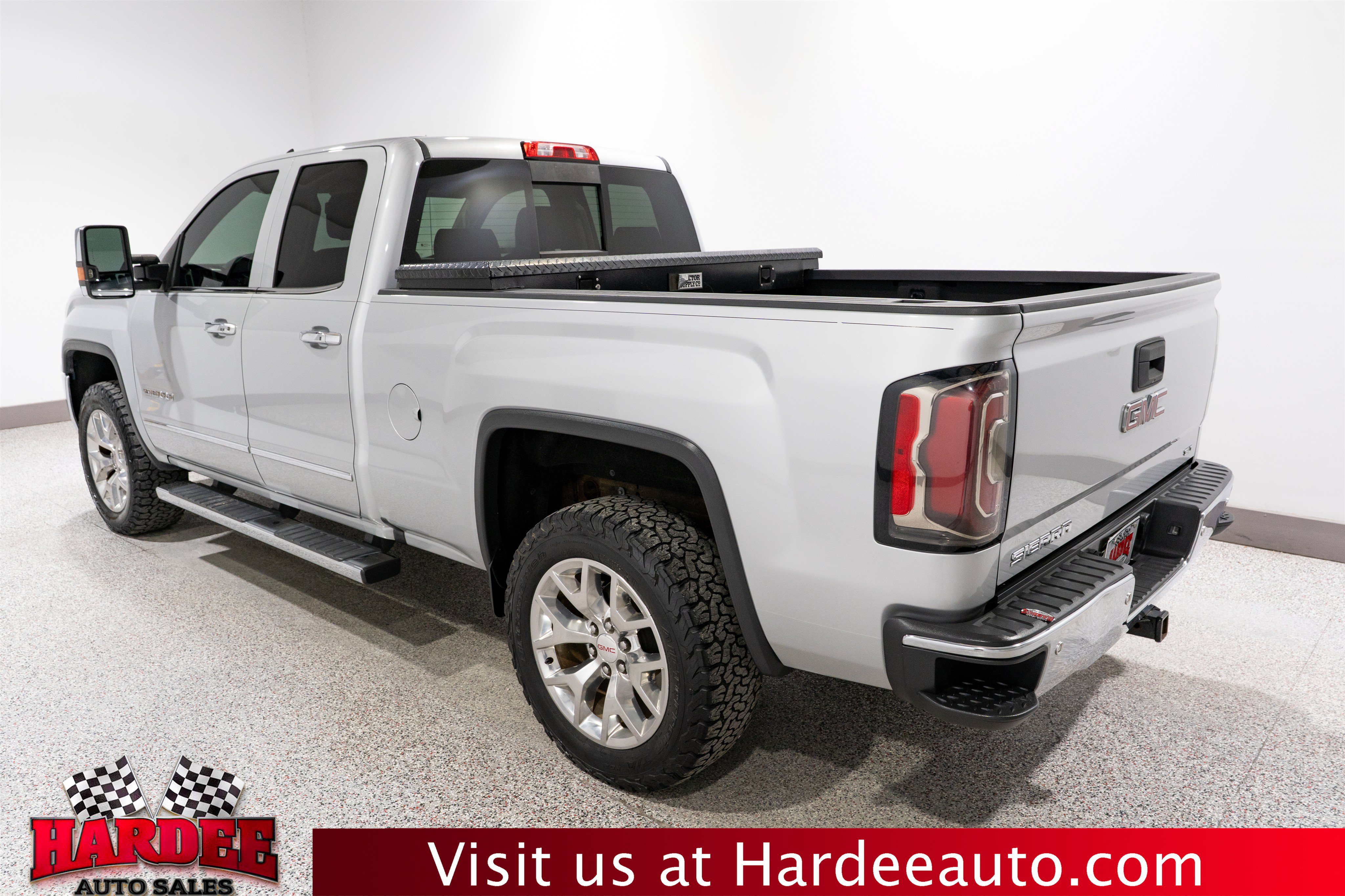 Used 2018 GMC Sierra 1500 SLT w/ SLT Premium Package AWD/4WD image 3