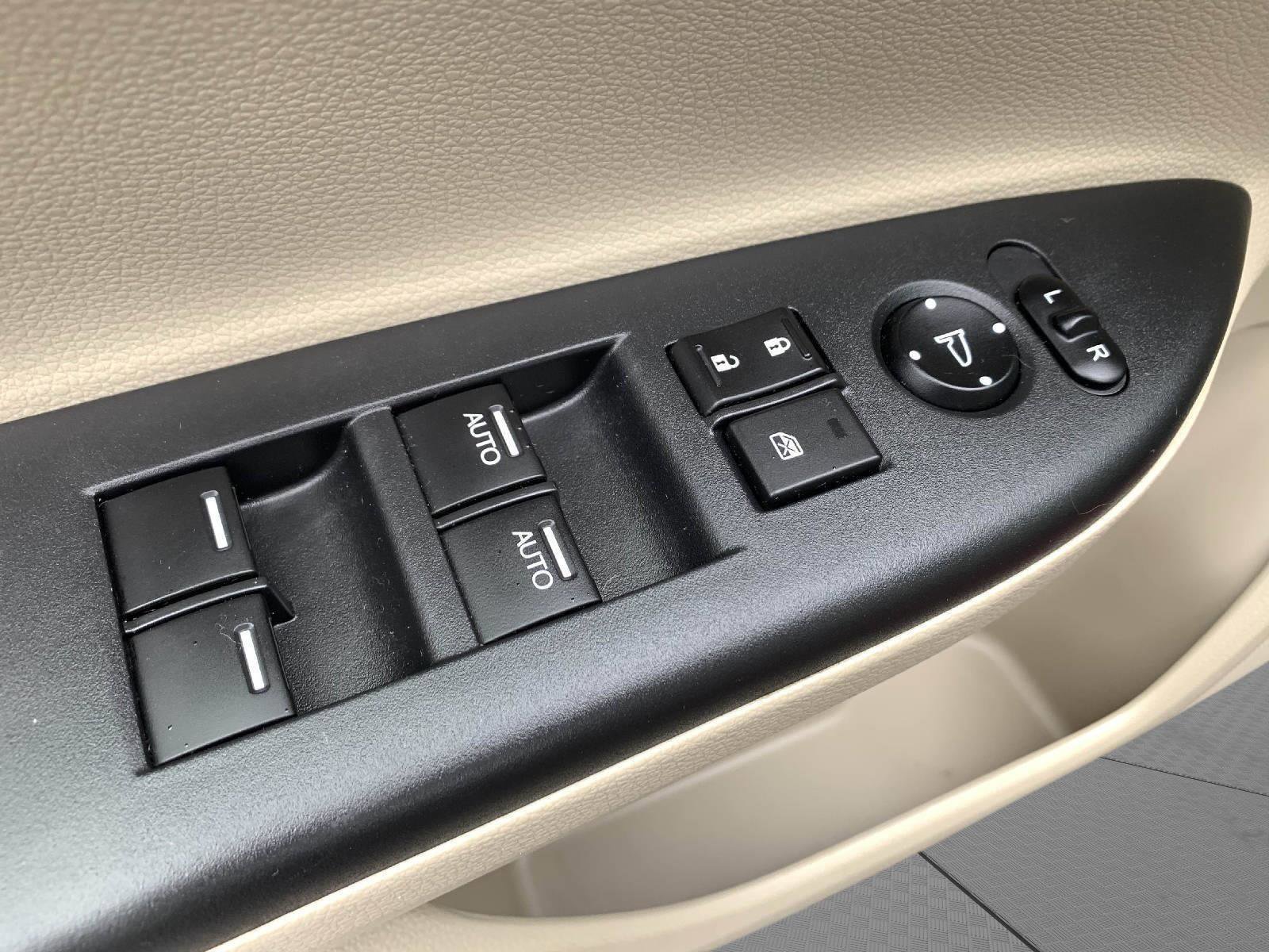 Used 2017 Honda Accord EX-L image 12