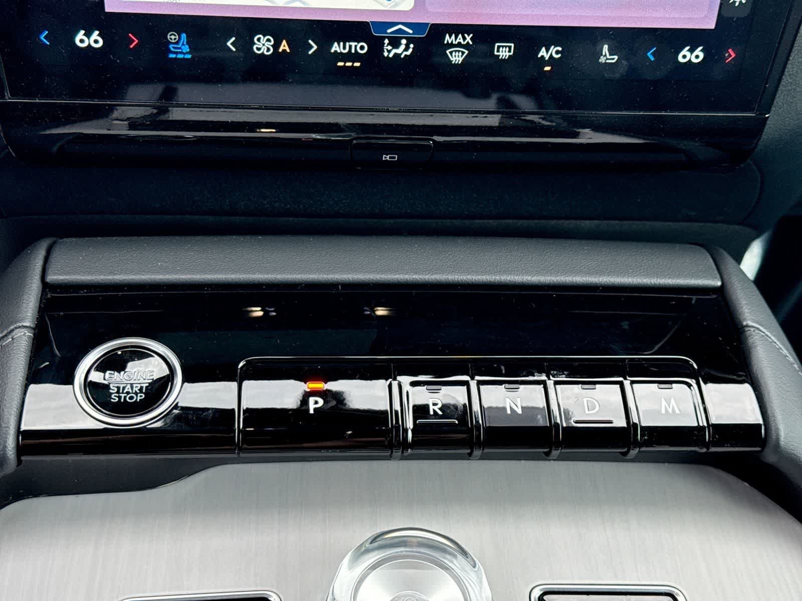 Used 2025 Lincoln Navigator Reserve AWD/4WD image 39