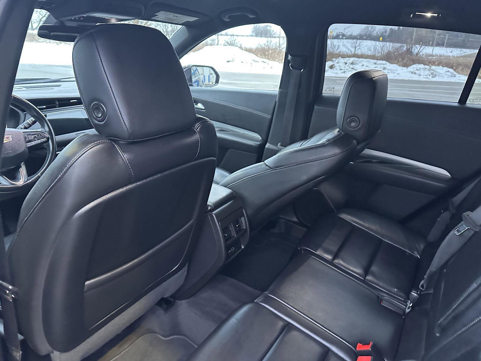 Used 2020 Cadillac XT4 Premium Luxury image 16