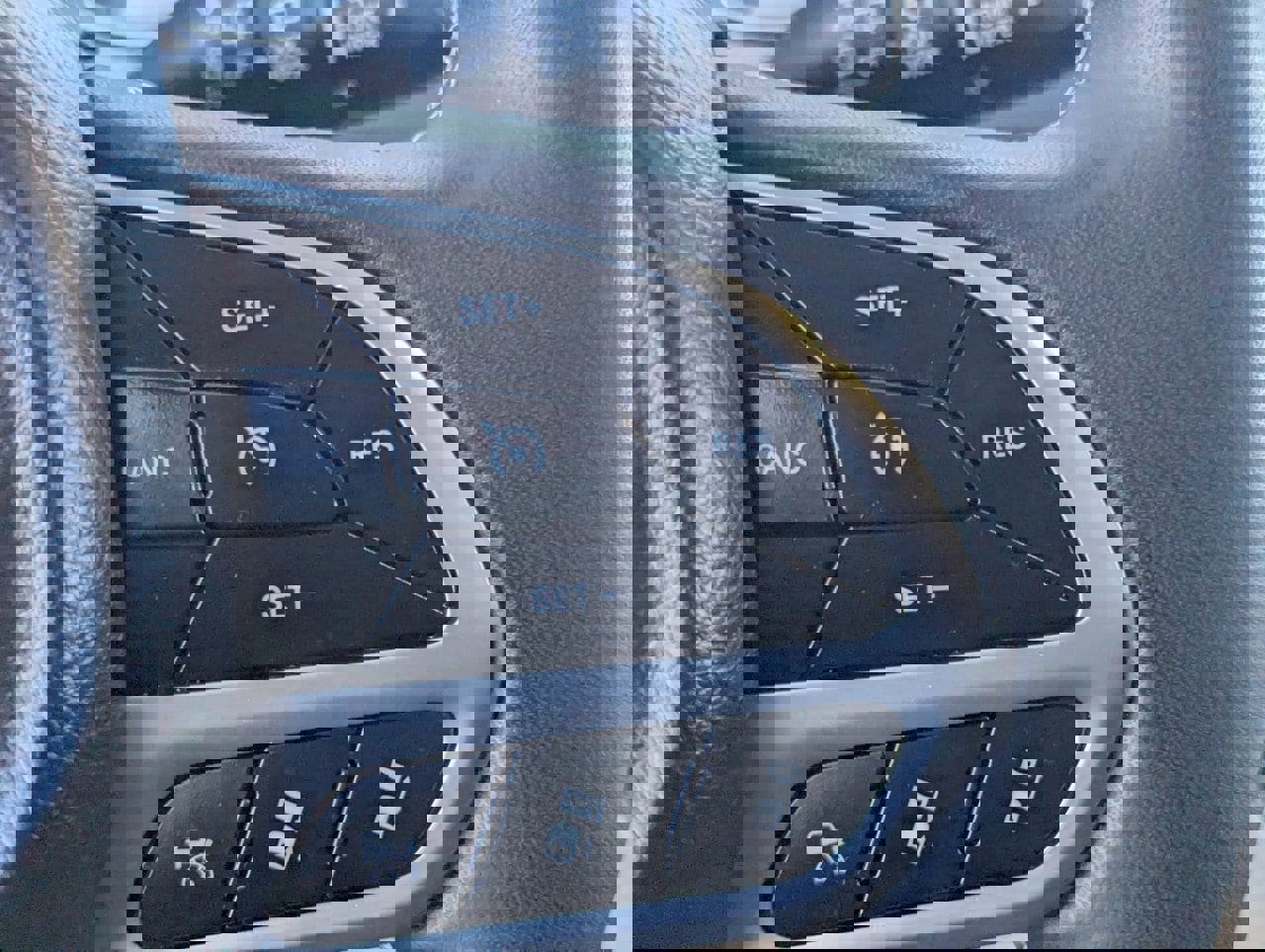 Used 2023 Chrysler Pacifica Touring-L FWD image 24