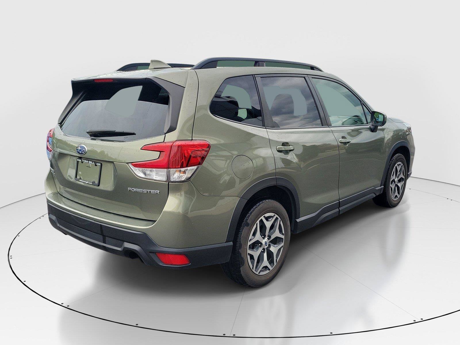 Used 2019 Subaru Forester Premium w/ All-Weather Package AWD/4WD image 4