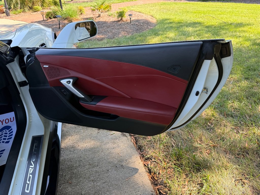 Used 2018 Chevrolet Corvette Z06 RWD image 55