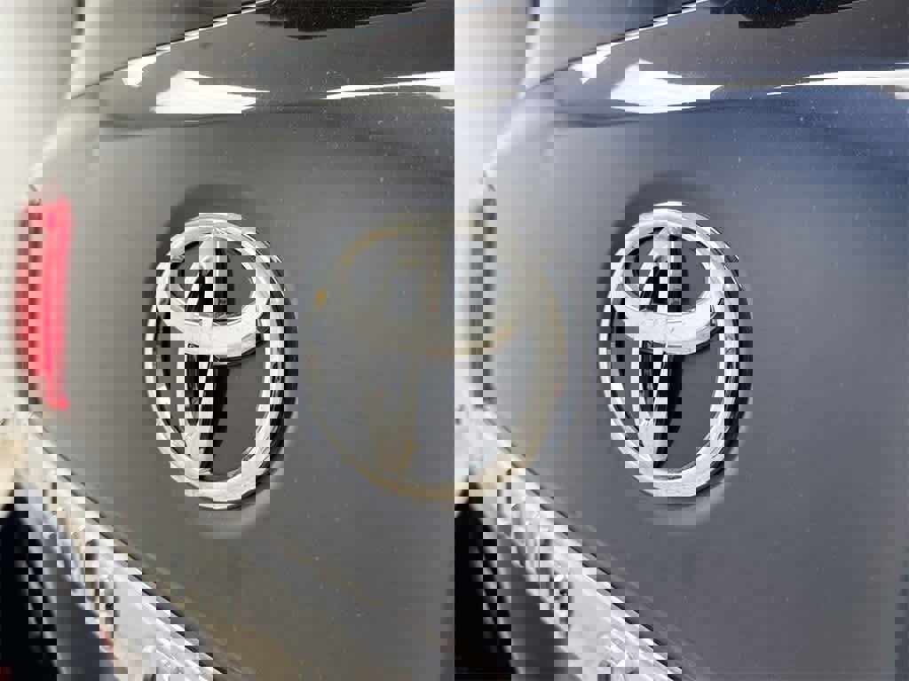 Used 2016 Toyota Land Cruiser image 12