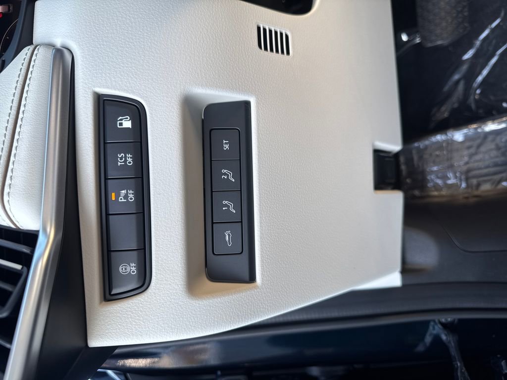 New 2025 MAZDA CX-90 Plug-In Hybrid w/ Premium Plus image 31