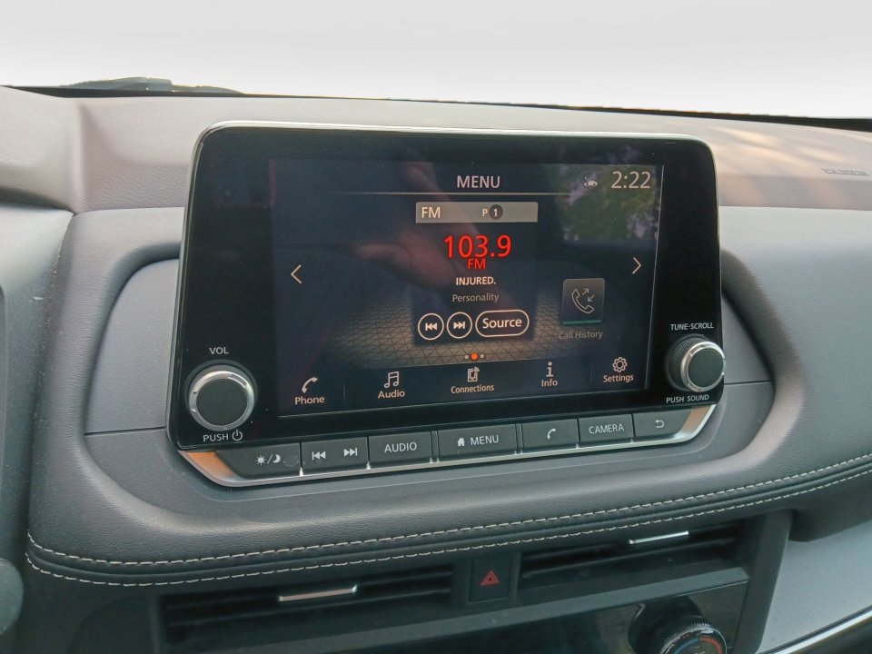 Used 2023 Nissan Rogue SV image 21