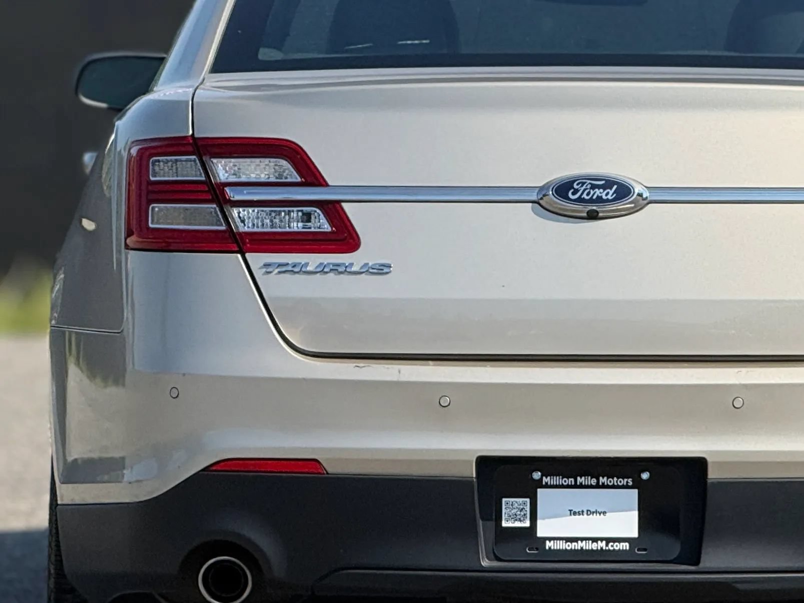 Used 2018 Ford Taurus Limited w/ Driver Assist Package AWD/4WD image 13