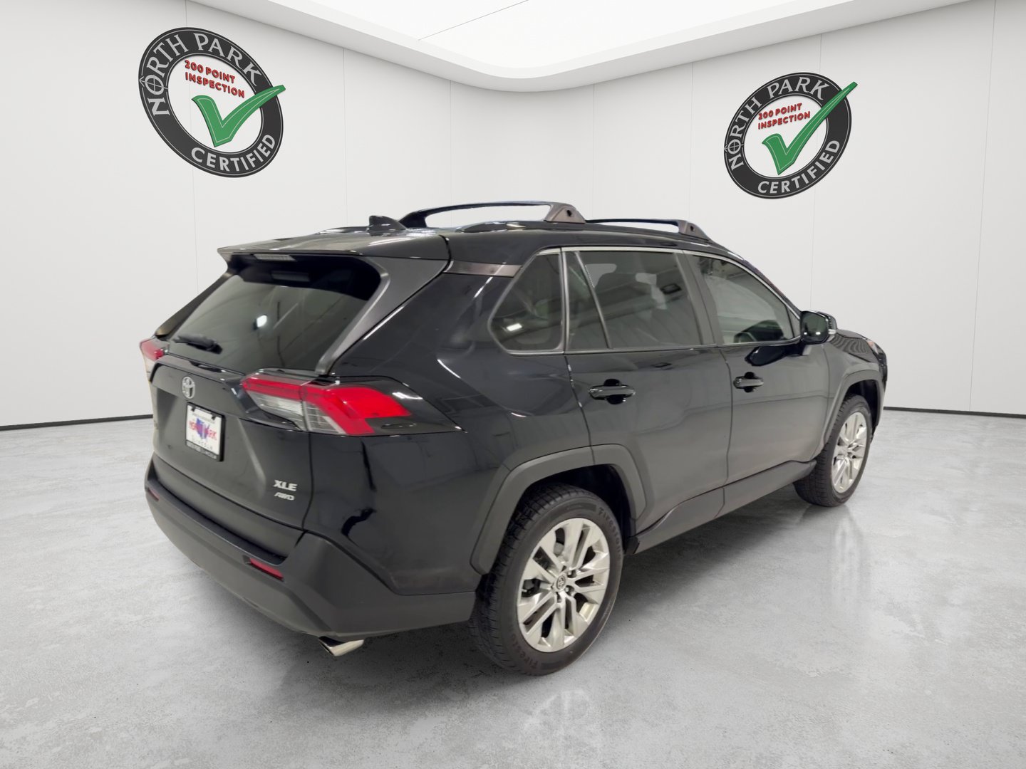 Used 2019 Toyota RAV4 XLE Premium AWD/4WD image 5