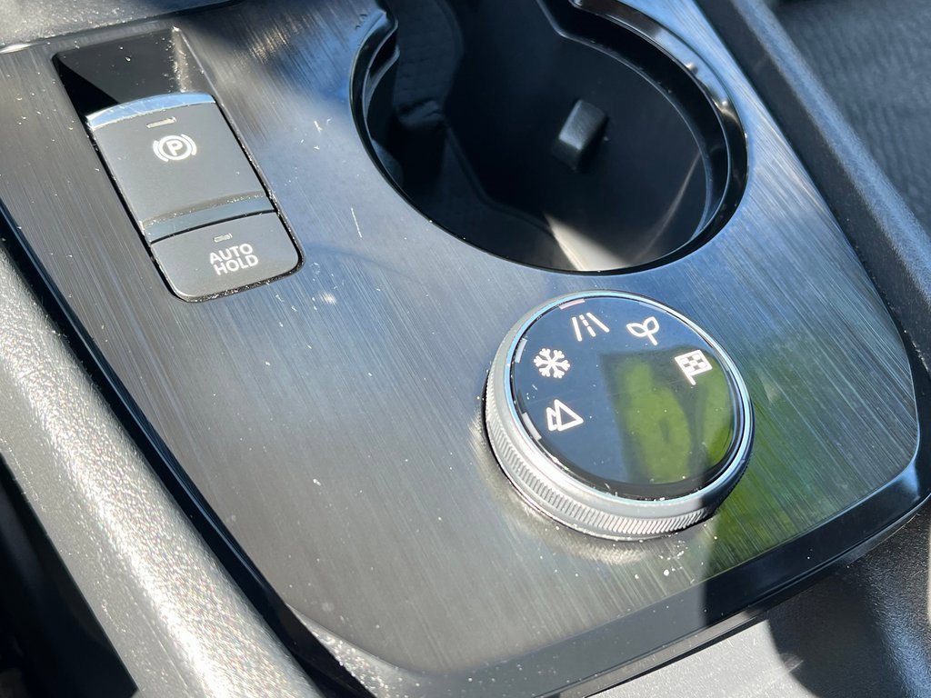 Used 2024 Nissan Rogue SV image 32