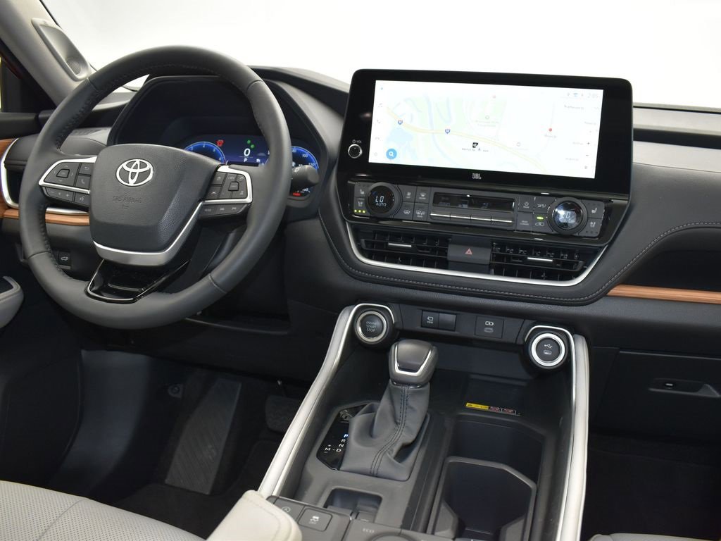Used 2025 Toyota Grand Highlander FWD image 32