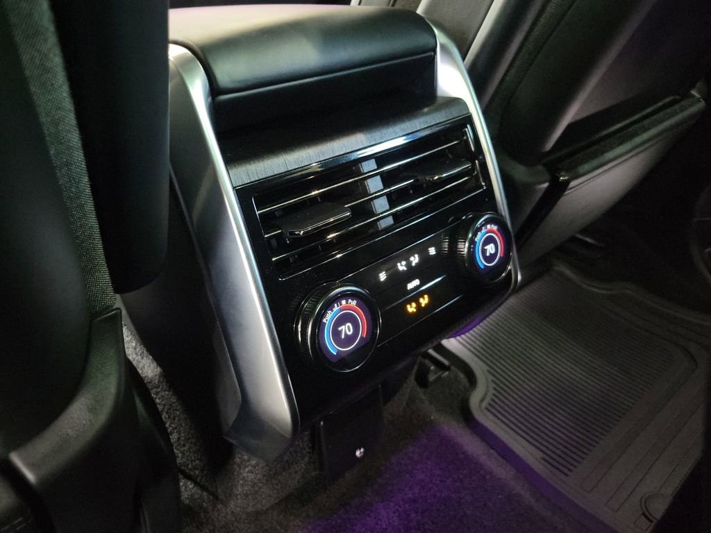 Used 2023 Land Rover Range Rover SV image 24