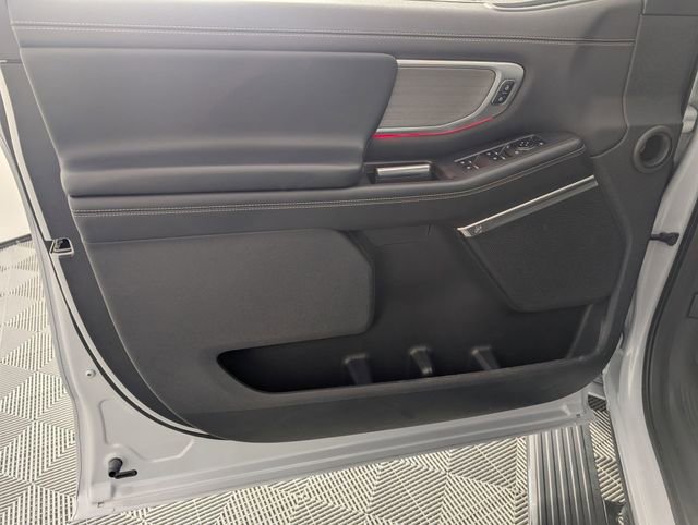 Used 2025 Ford Expedition Platinum image 10