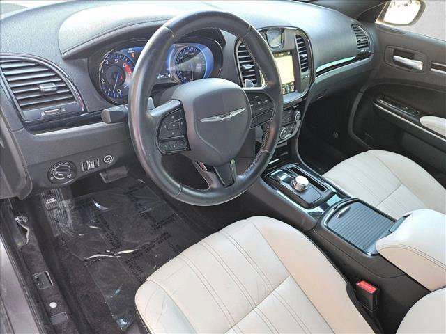 Used 2017 Chrysler 300 S w/ 300S Premium Group RWD image 18