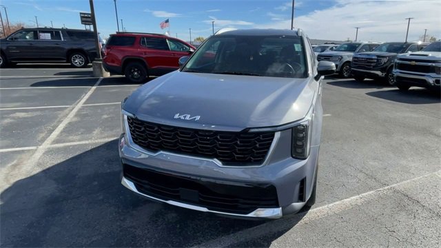 Used 2024 Kia Sorento S image 5
