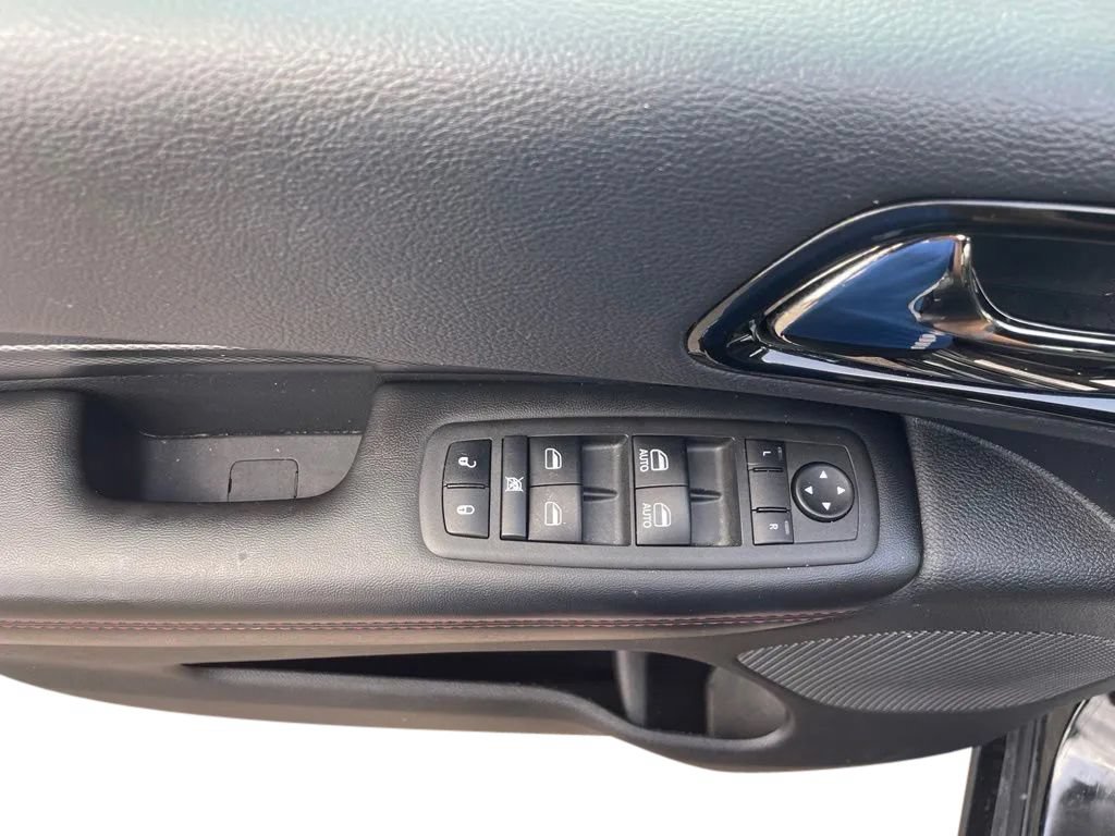 Used 2022 Dodge Durango R/T w/ Blacktop Package AWD/4WD image 11