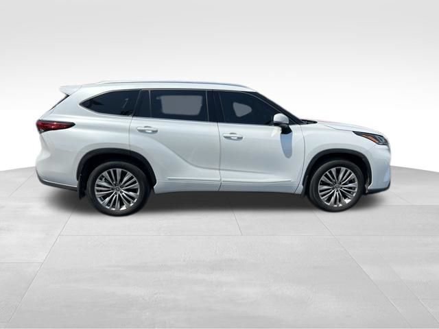 Used 2022 Toyota Highlander Platinum AWD/4WD image 8