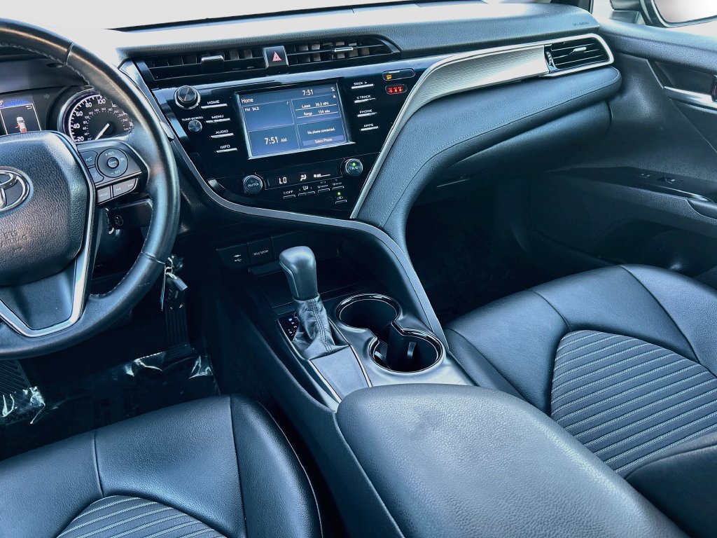 Used 2018 Toyota Camry SE FWD image 21