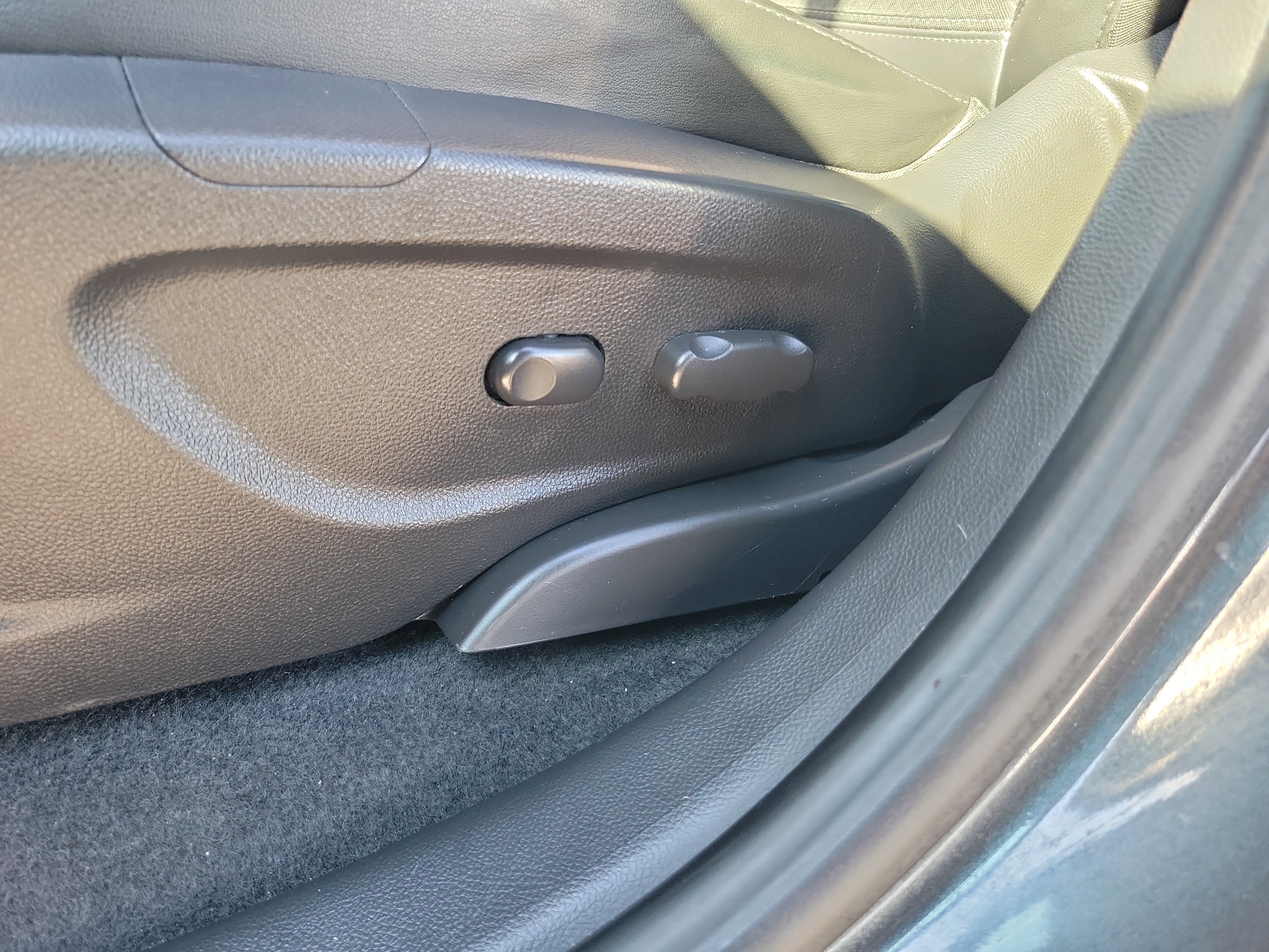 Used 2018 Buick Encore Preferred image 11