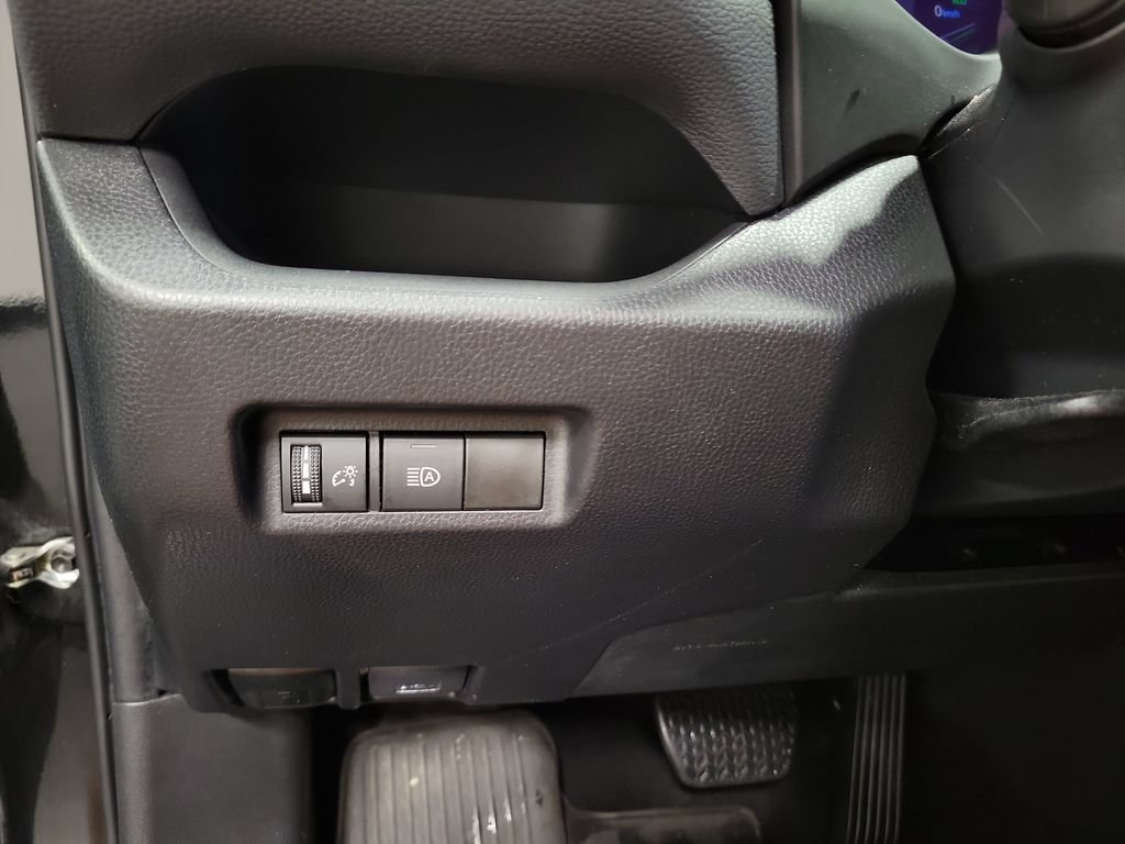 Used 2024 Toyota RAV4 XLE AWD/4WD image 27