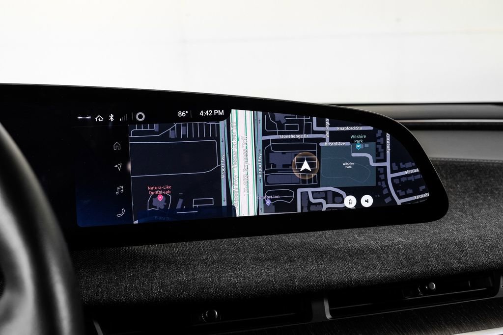 Used 2024 Lucid Air Touring image 17