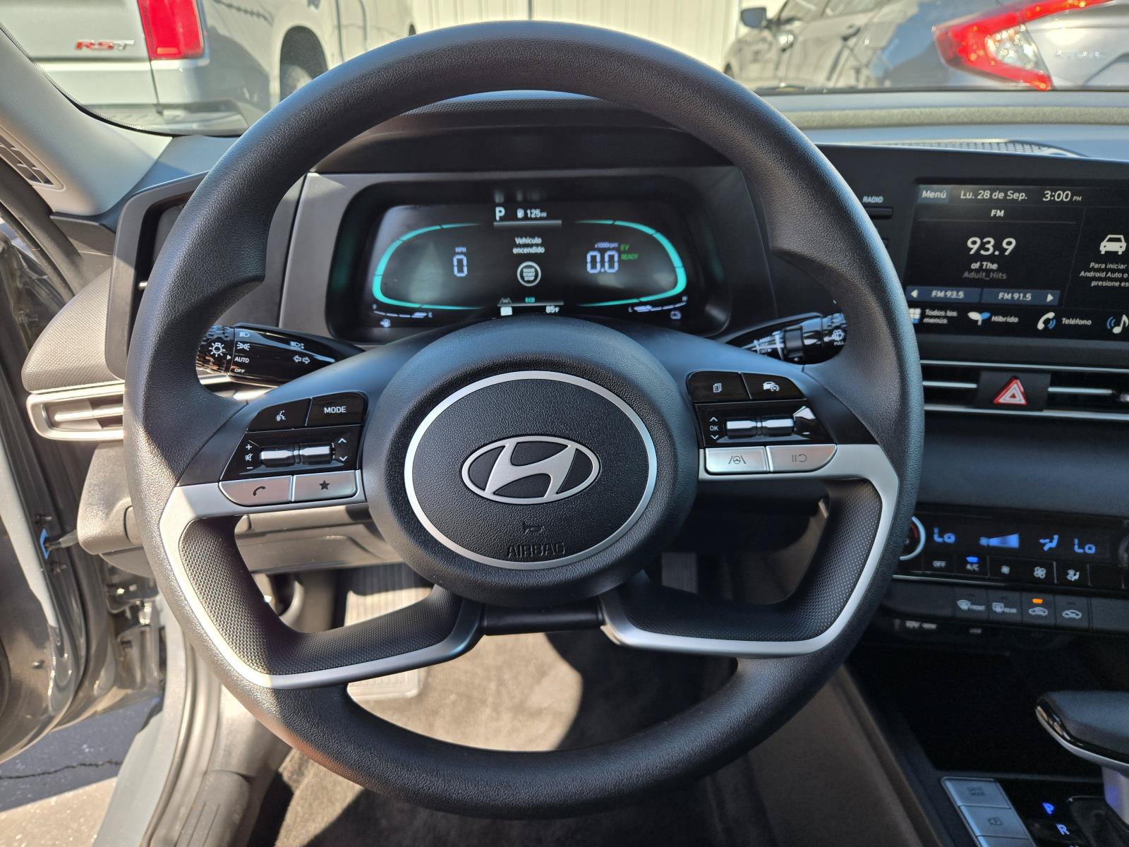 Used 2026 Hyundai Elantra Hybrid FWD image 17